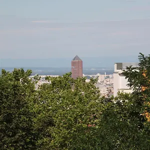 https://les-hauts-de-perrache.hotels-rhonealpes.com